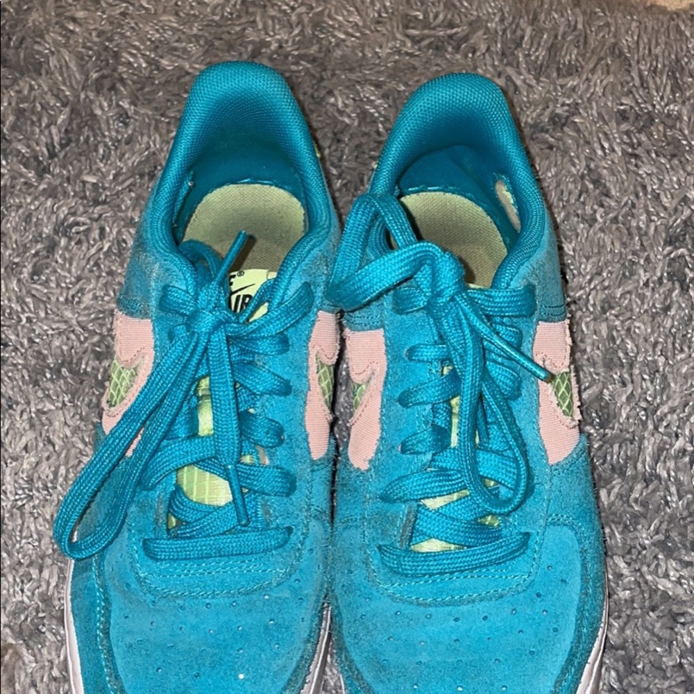 Air Forces - image 2